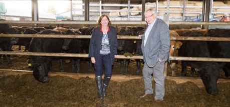 Photo of Prof Julie Fitzpatrick, Scientific Director and Chief executive of the Moredun Research Institute and Prof Wayne Powell, Principal & Chief Executive of Scotland�s Rural College